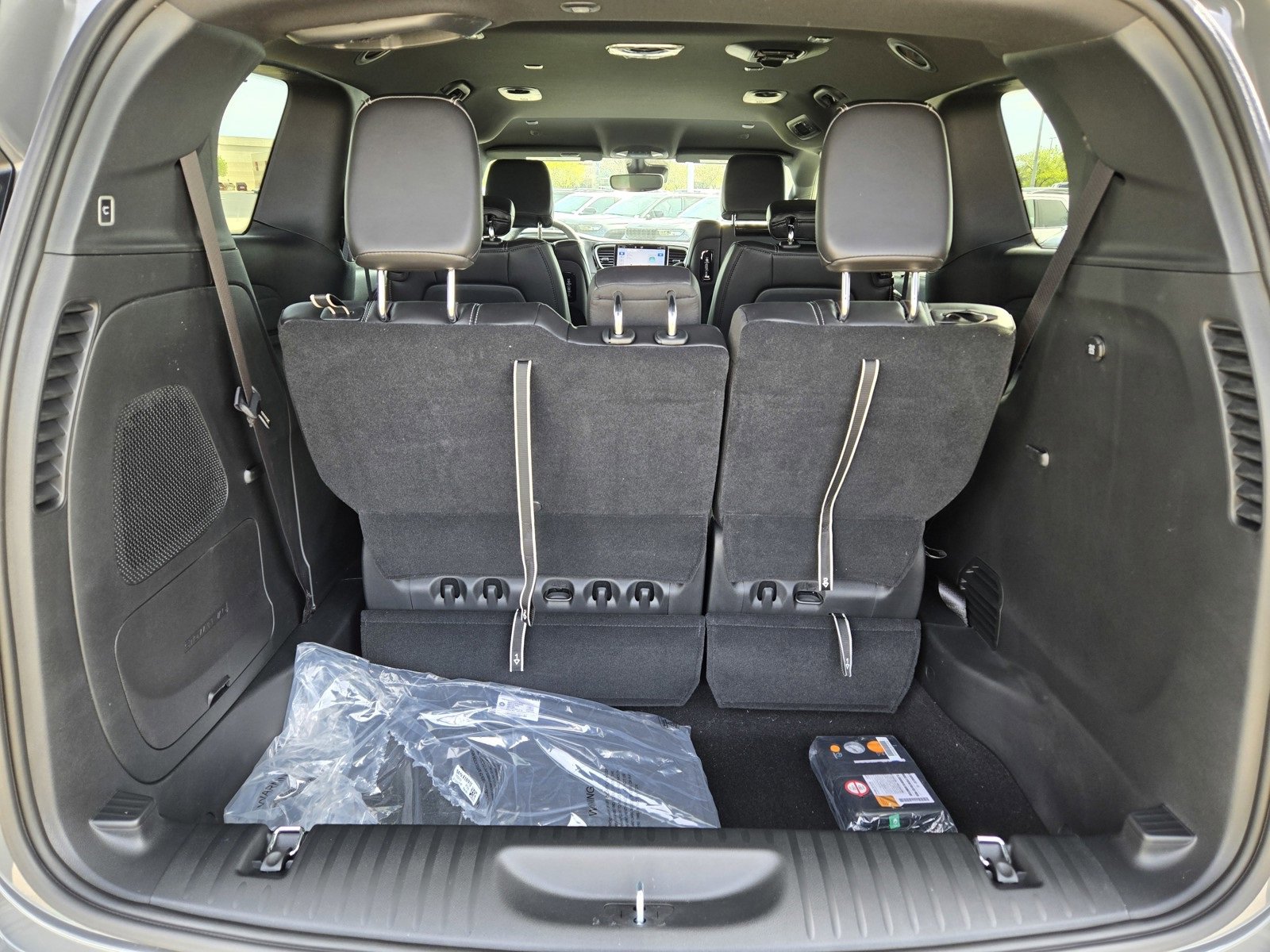 New 2025 Chrysler Pacifica Select w/ Uconnect Theater Family Group image 6