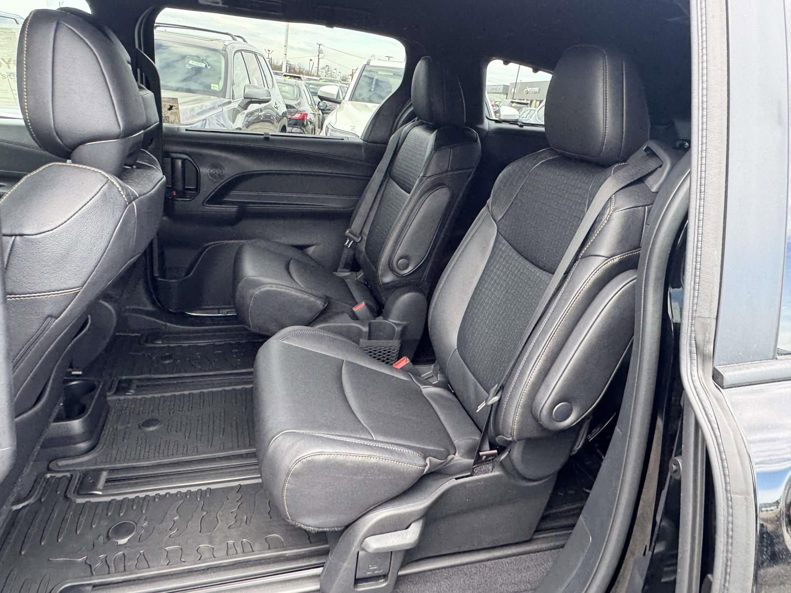New 2026 Toyota Sienna XLE Woodland Edition AWD/4WD image 10