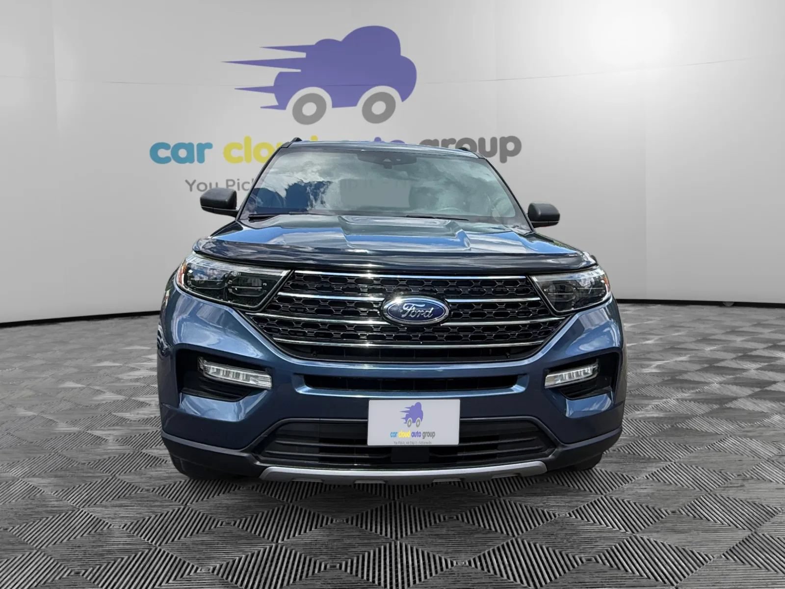 Used 2020 Ford Explorer XLT w/ Equipment Group 202A RWD image 8