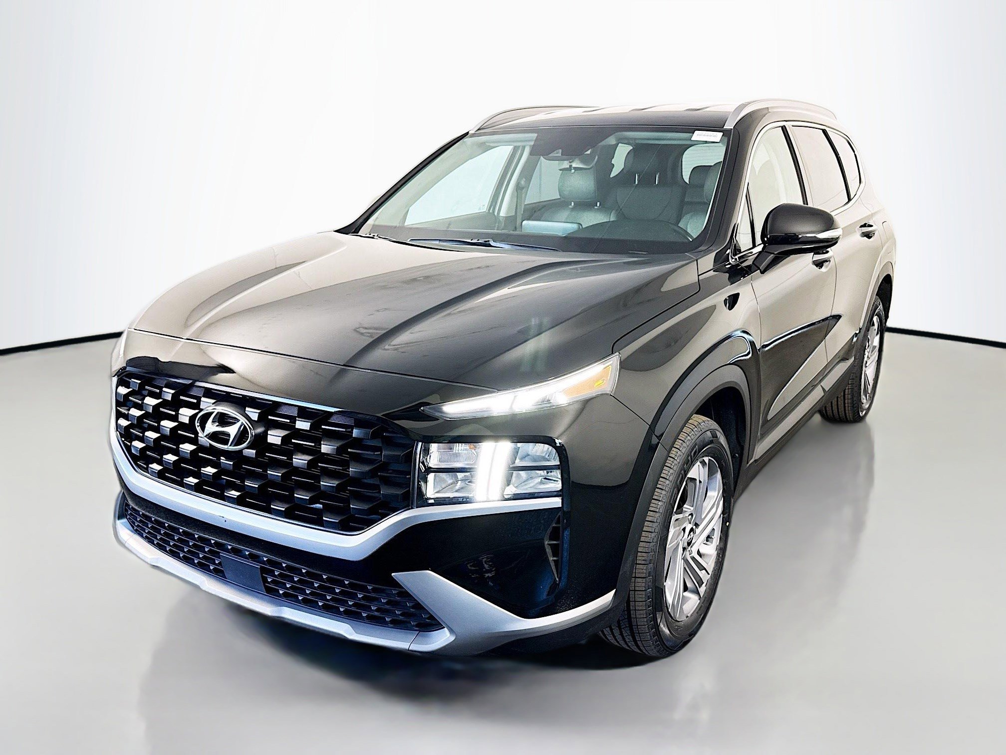 Used 2023 Hyundai Santa Fe SEL image 4