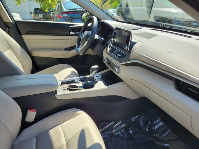 Used 2025 Nissan Altima 2.5 SV FWD image 30