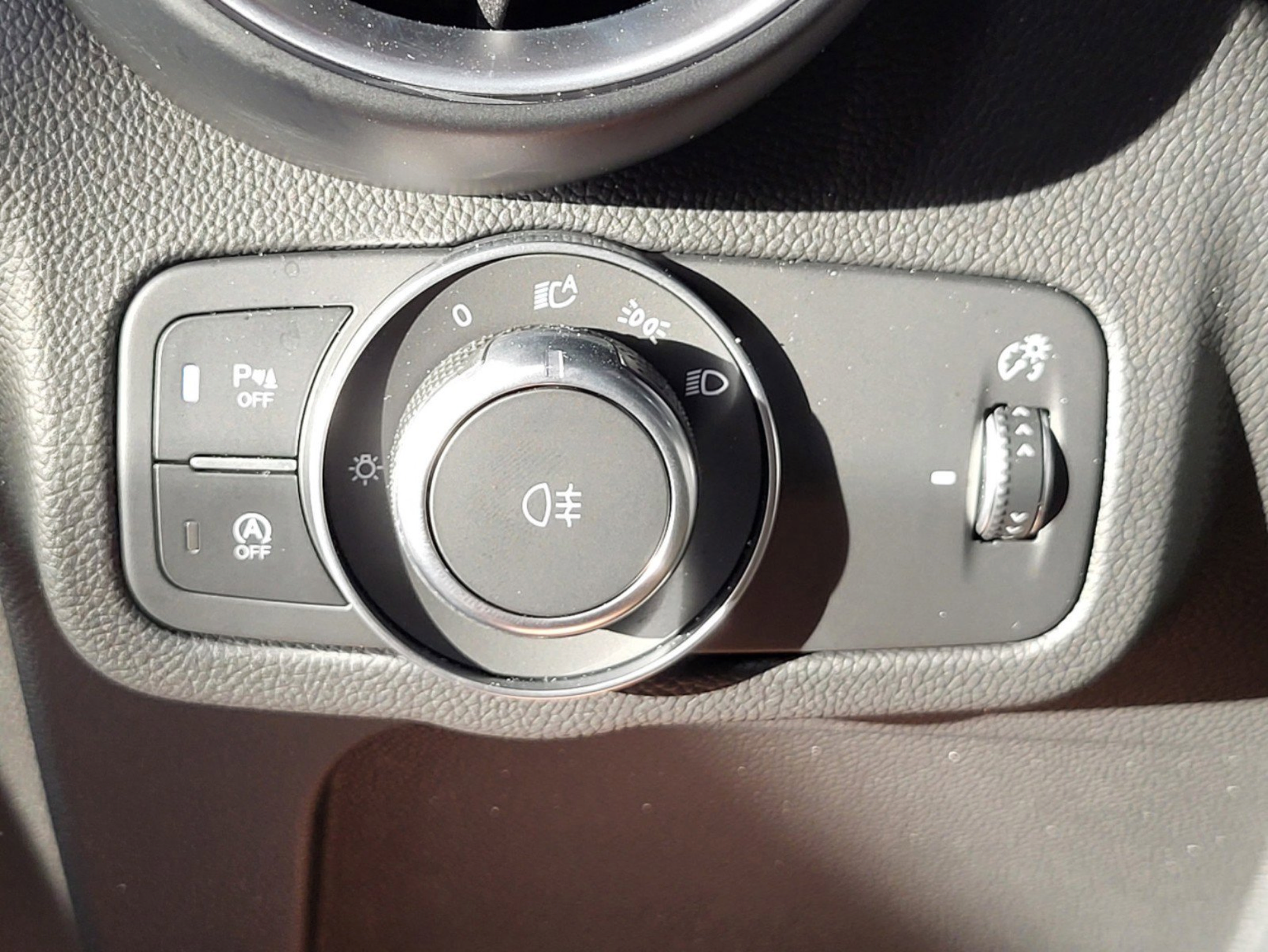 New 2025 Alfa Romeo Stelvio Sprint AWD/4WD image 37