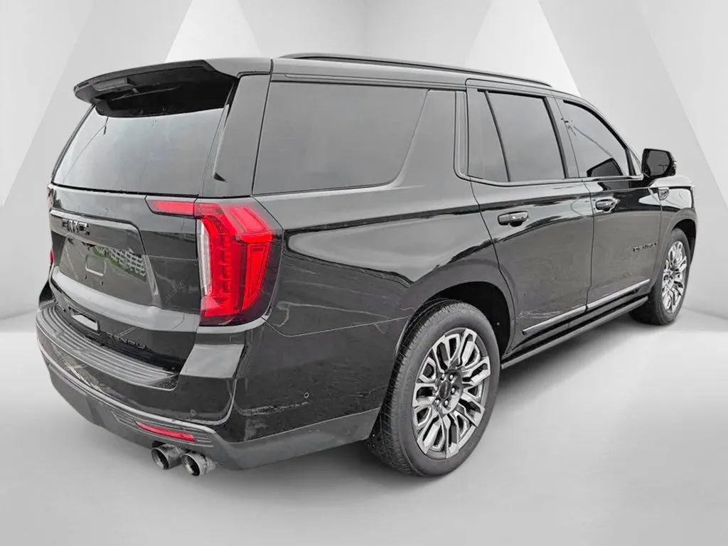 Used 2024 GMC Yukon Denali Ultimate AWD/4WD image 7