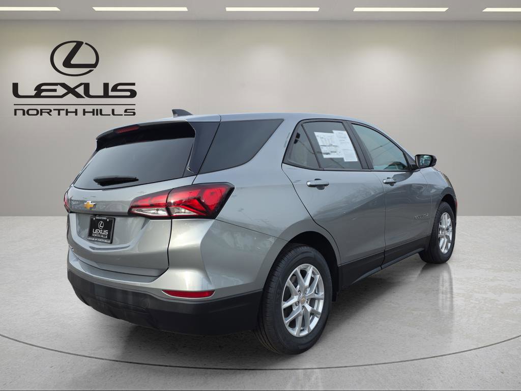 Used 2023 Chevrolet Equinox LS w/ LS Convenience Package image 6
