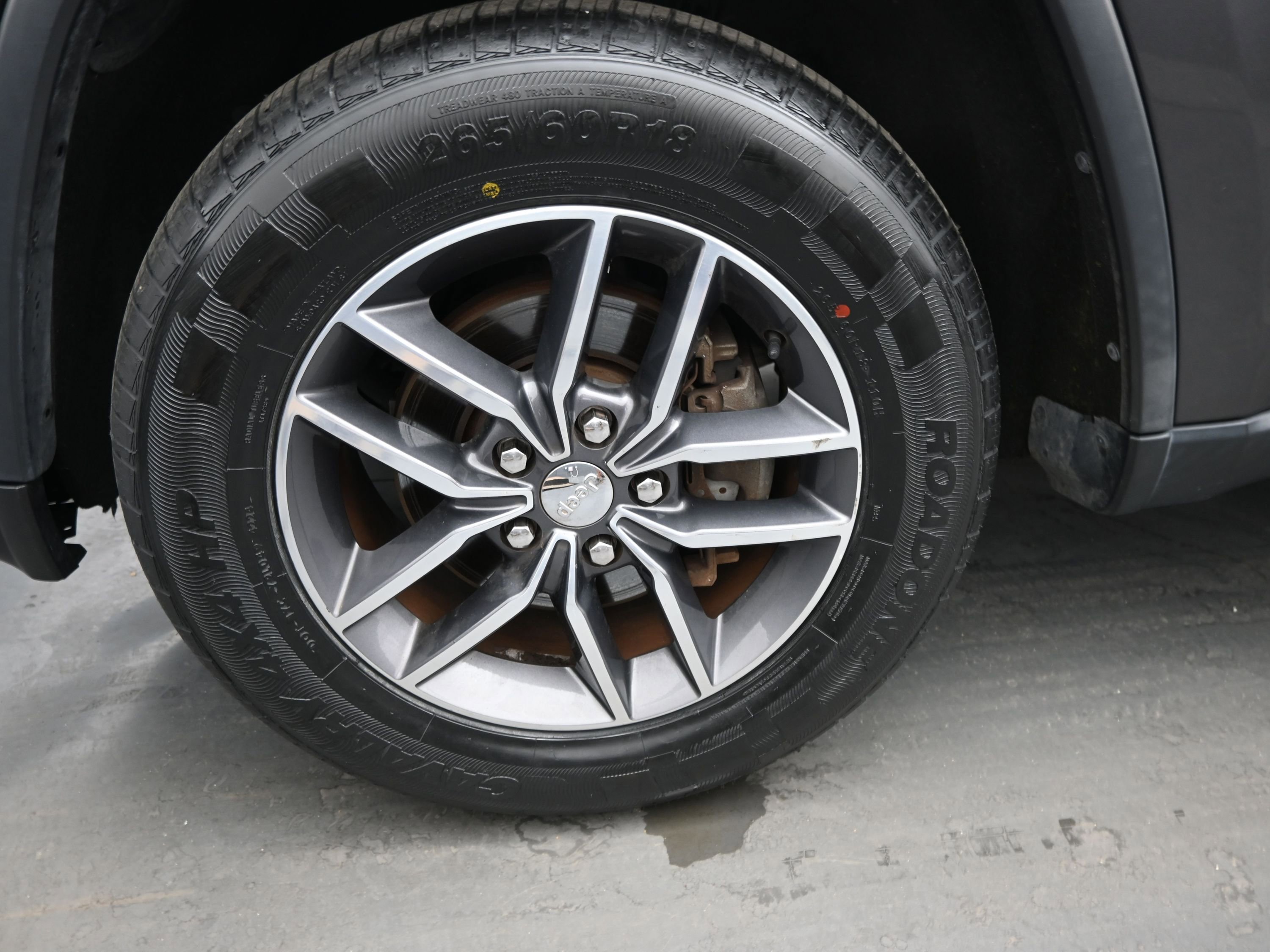 Used 2018 Jeep Grand Cherokee Limited image 9