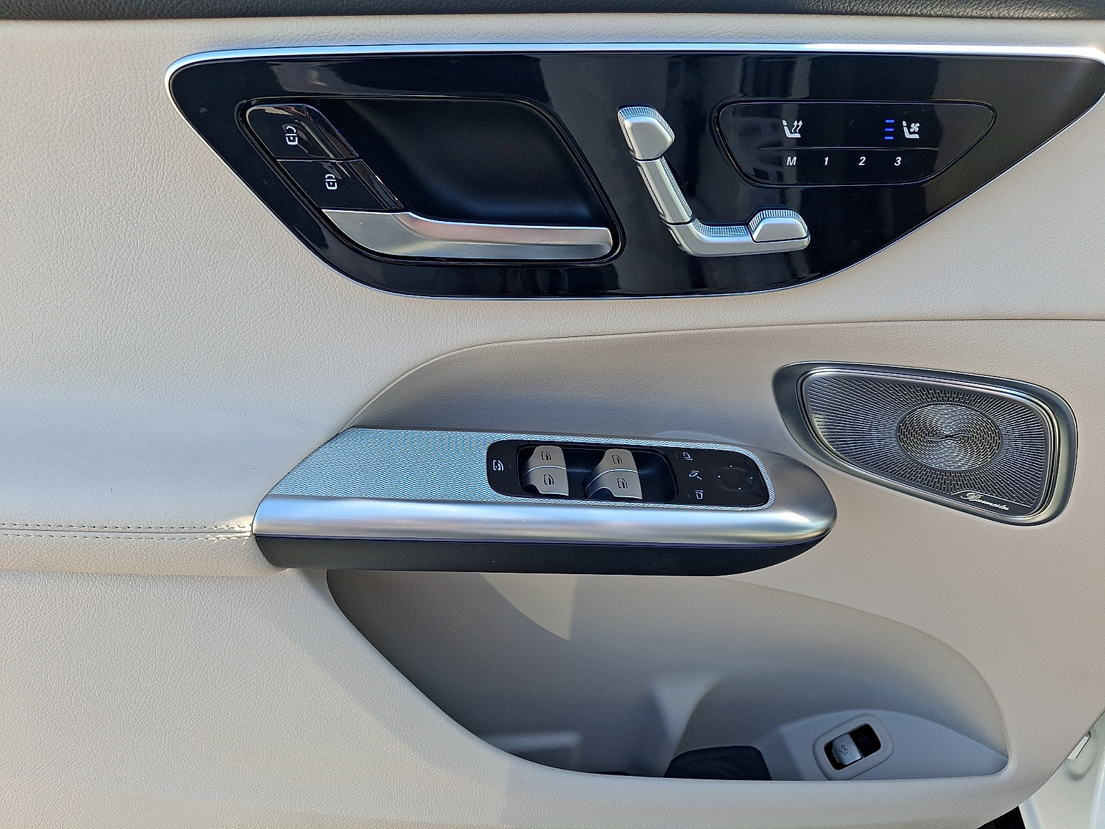Certified 2026 Mercedes-Benz GLC 300 4MATIC image 12