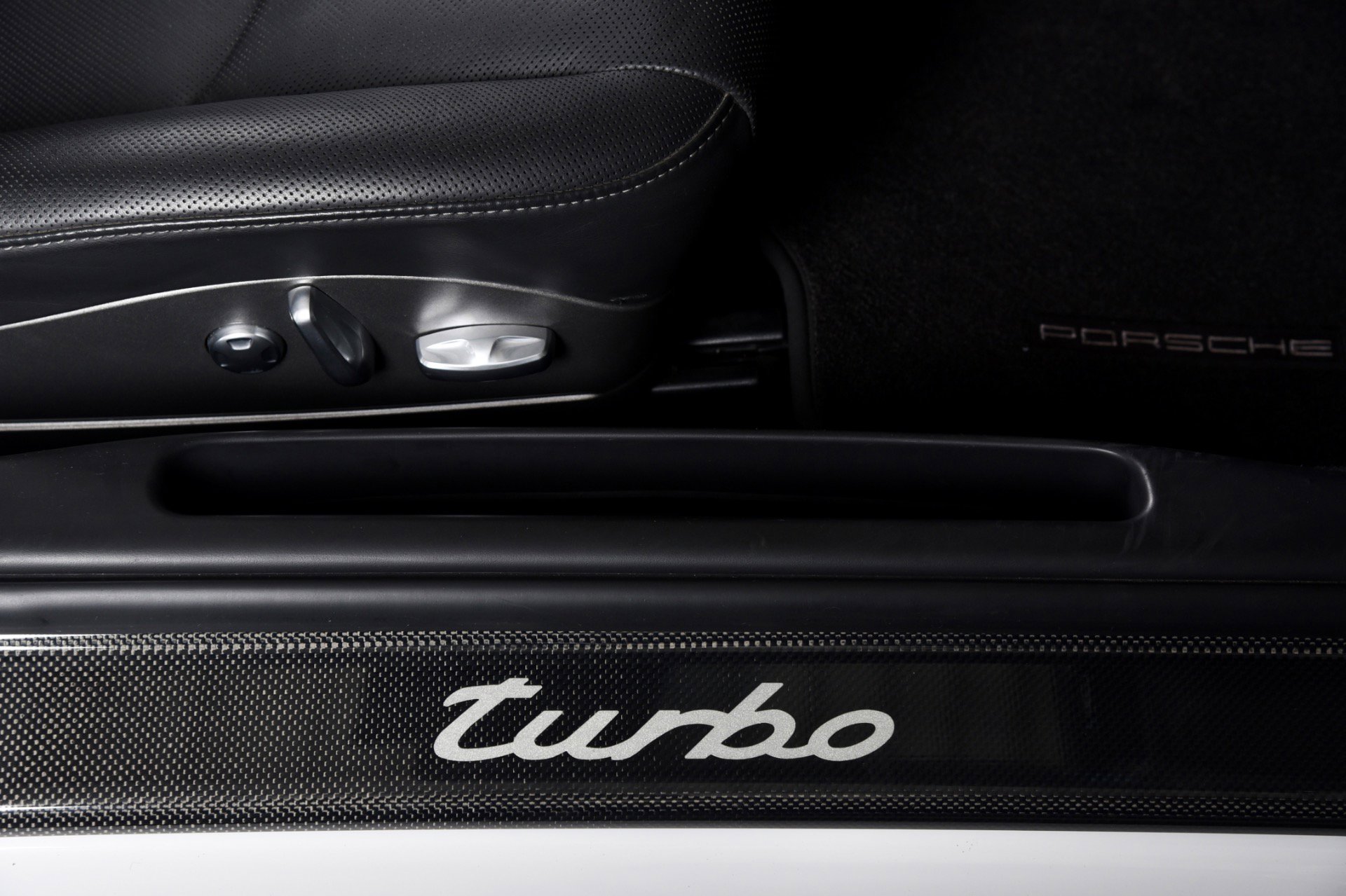 Used 2011 Porsche 911 Turbo image 7