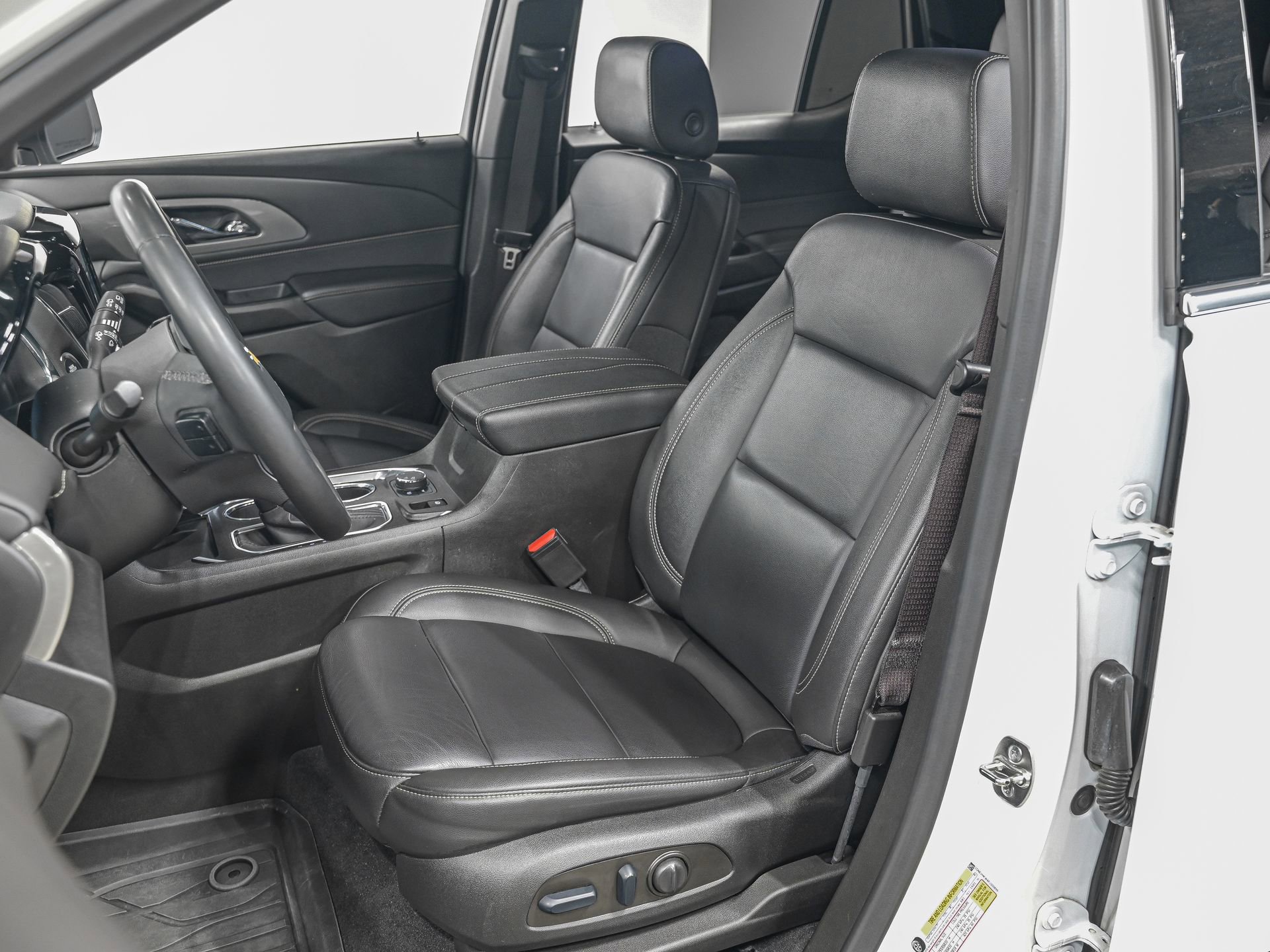 Used 2023 Chevrolet Traverse LT w/ LT Premium Package image 16