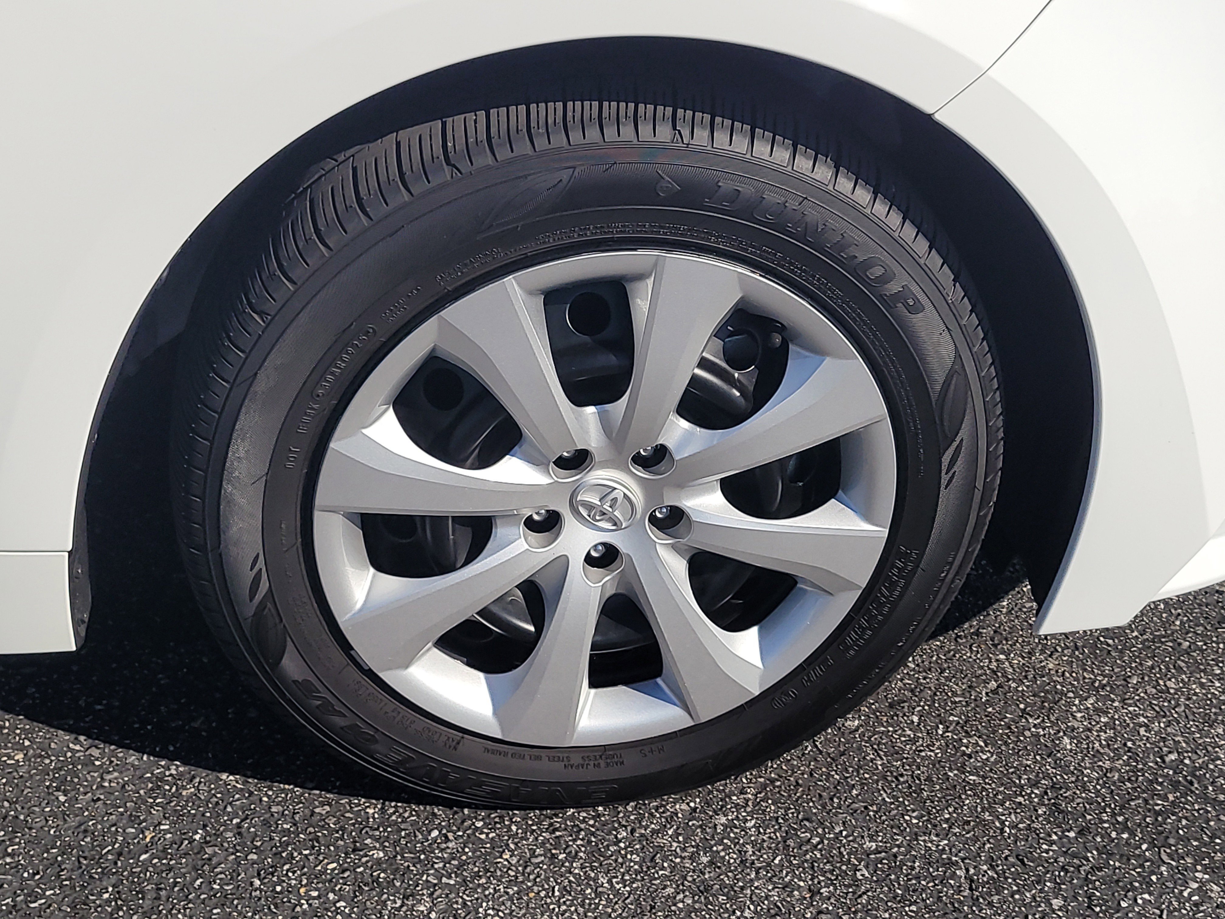 Used 2025 Toyota Corolla LE FWD image 10