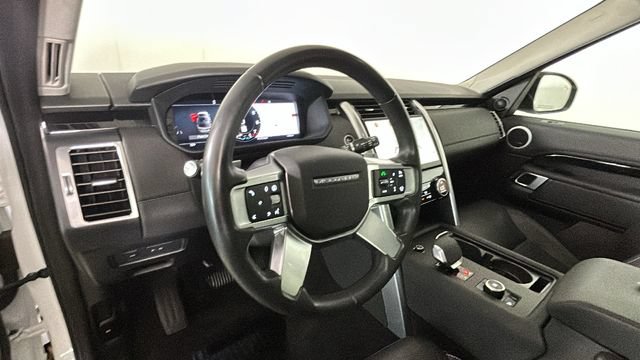 Used 2024 Land Rover Discovery S AWD/4WD image 13