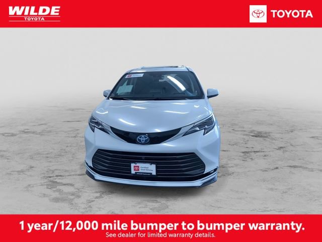 Certified 2024 Toyota Sienna Platinum image 4