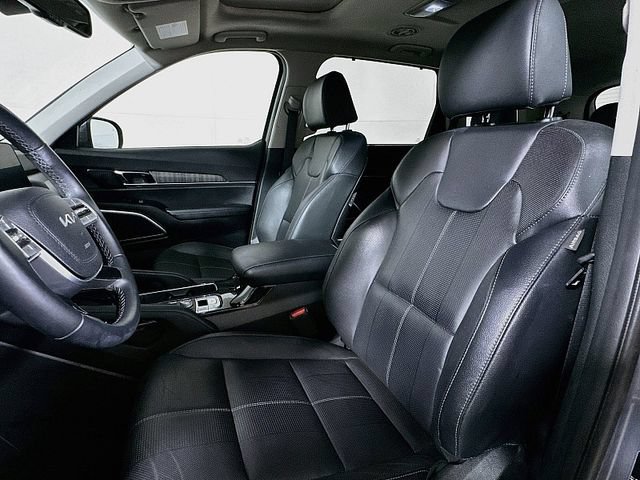 Used 2024 Kia Telluride EX w/ EX Captain's Chair Package AWD/4WD image 11