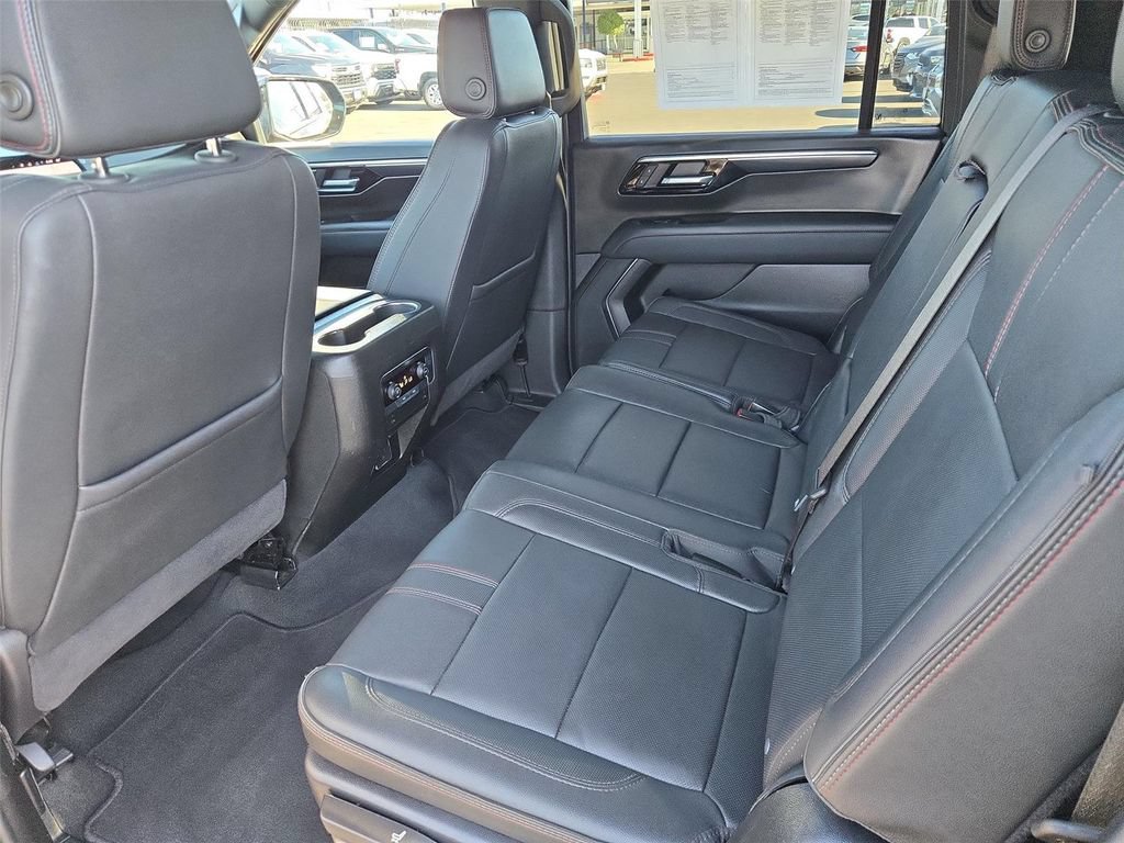 Certified 2025 Chevrolet Suburban RST w/ Sun And Tow Package RWD image 17