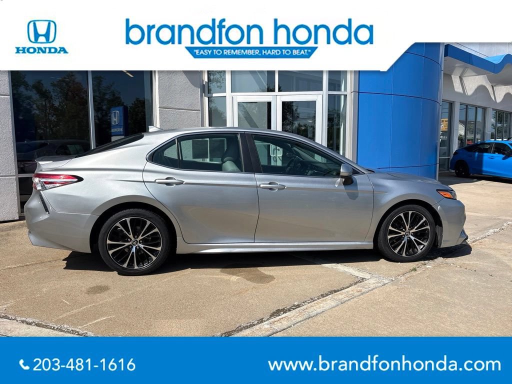 Used 2020 Toyota Camry SE FWD image 7