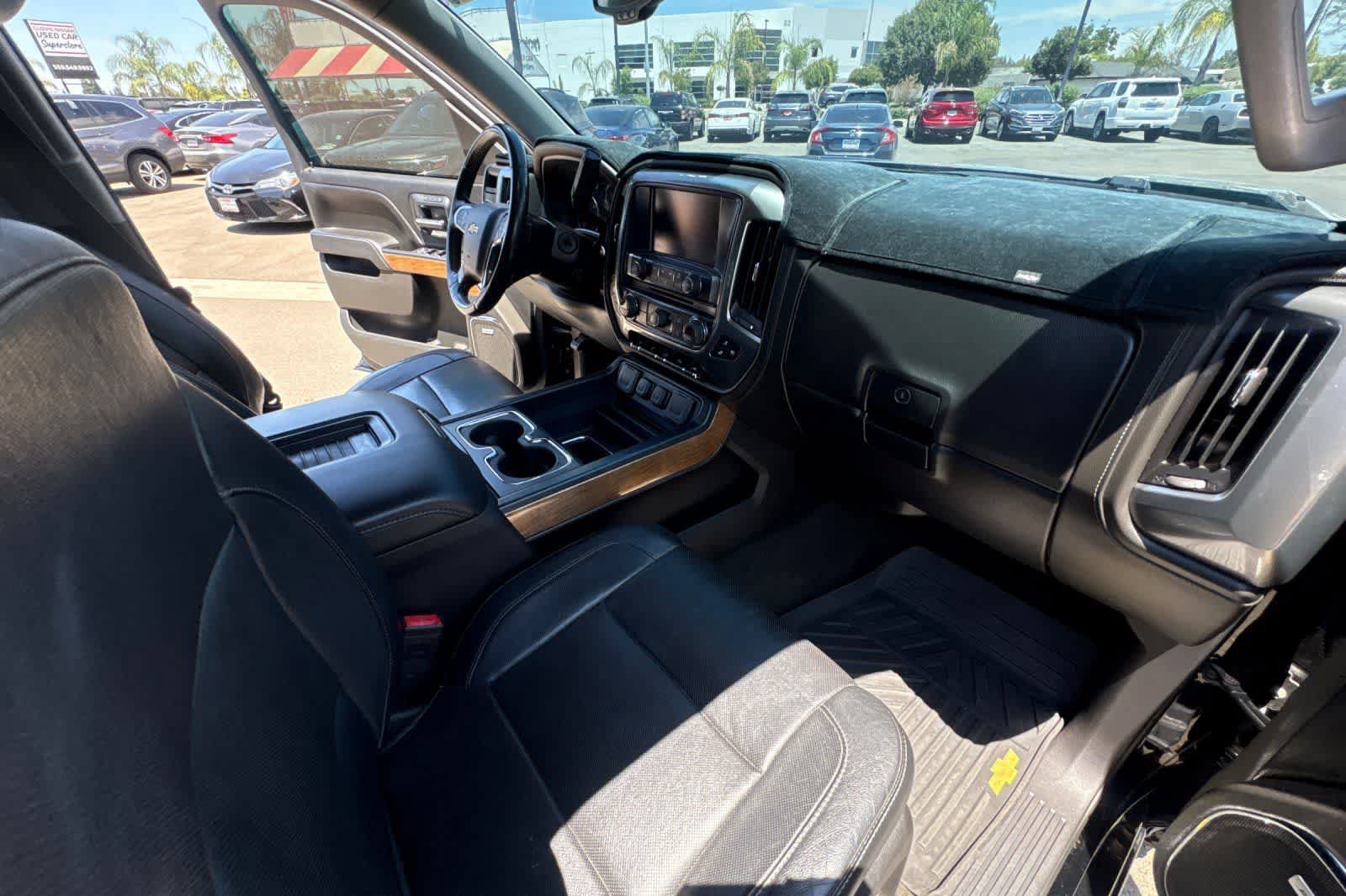 Used 2016 Chevrolet Silverado 1500 LTZ w/ LTZ Plus Package AWD/4WD image 17