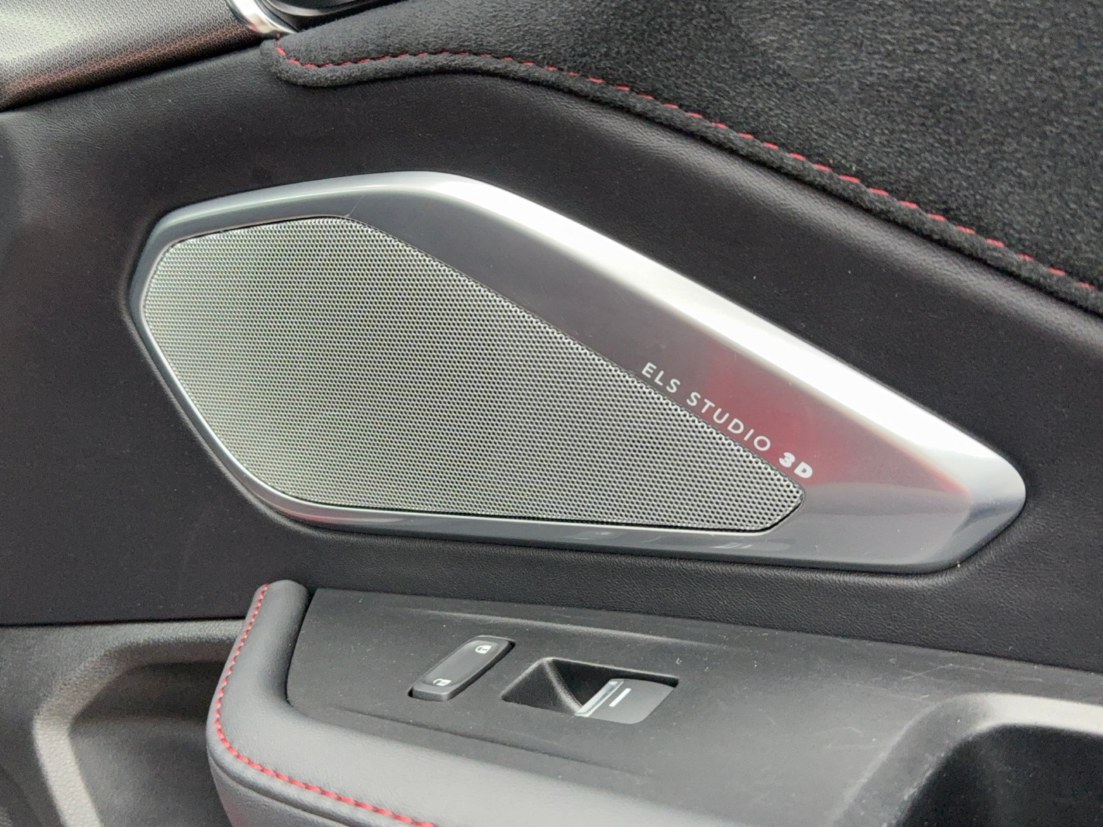 Used 2023 Acura RDX w/ Advance Package FWD image 46