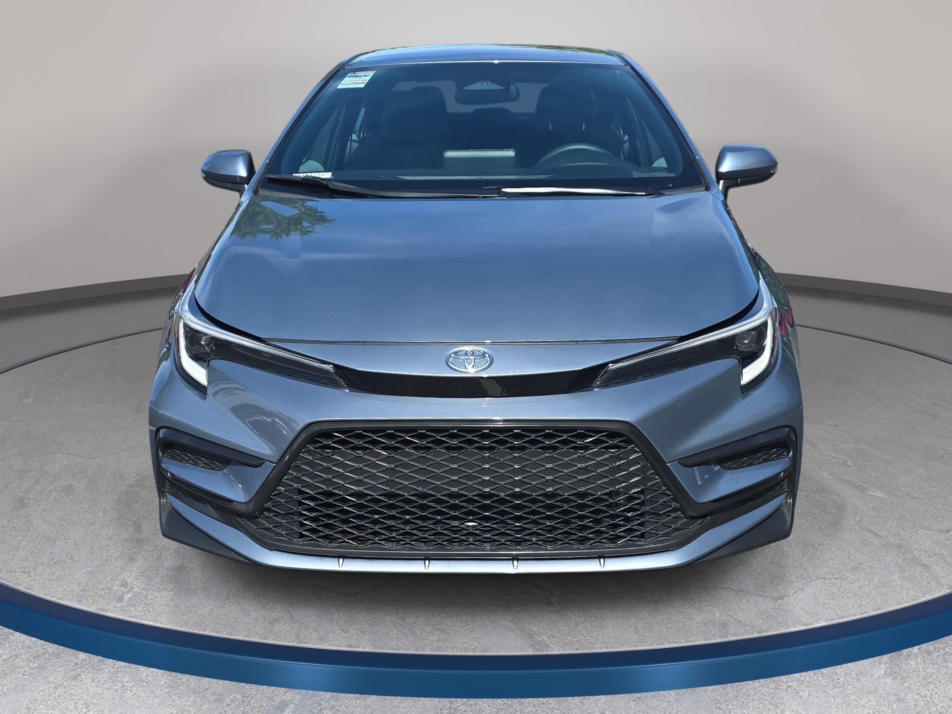Used 2024 Toyota Corolla SE FWD image 2