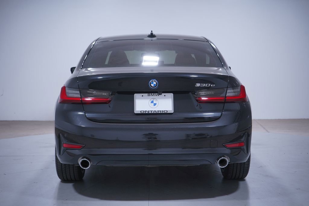 Used 2022 BMW 330e w/ Premium Package image 5