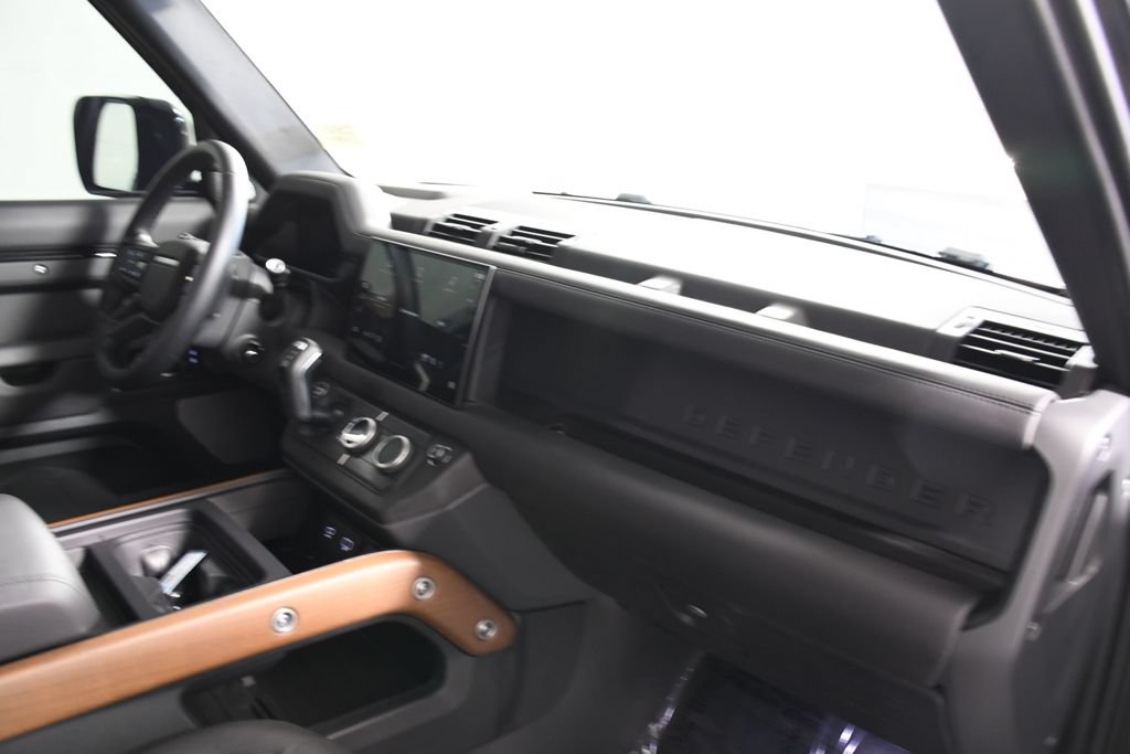 Used 2024 Land Rover Defender 130 X AWD/4WD image 19