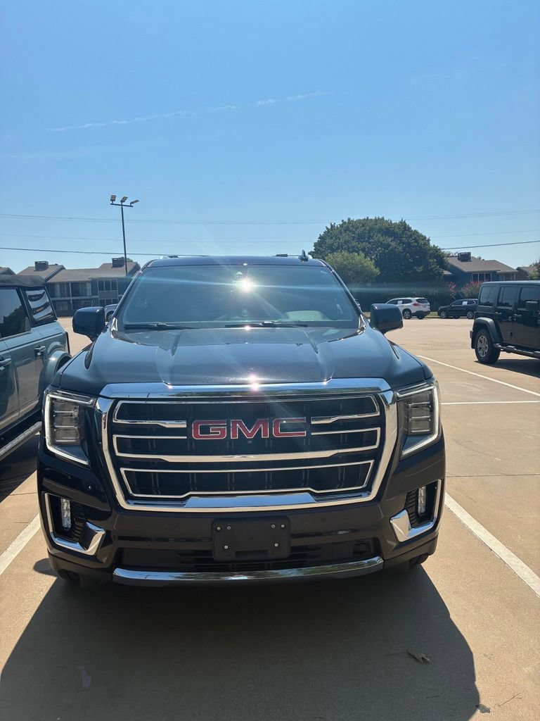 Used 2021 GMC Yukon XL SLT w/ SLT Premium Package RWD image 3