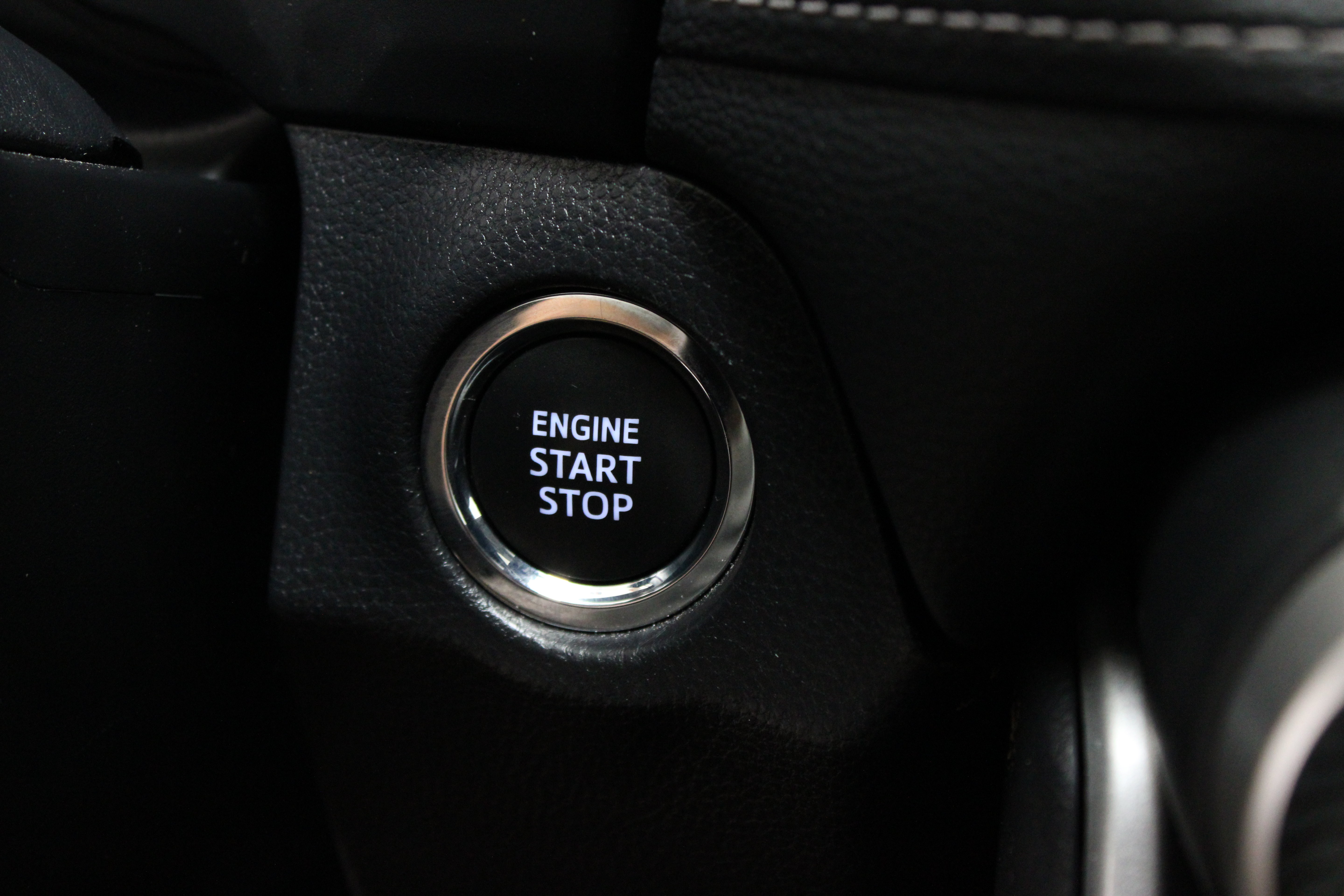 Used 2025 Toyota RAV4 XLE w/ Convenience Package FWD image 18