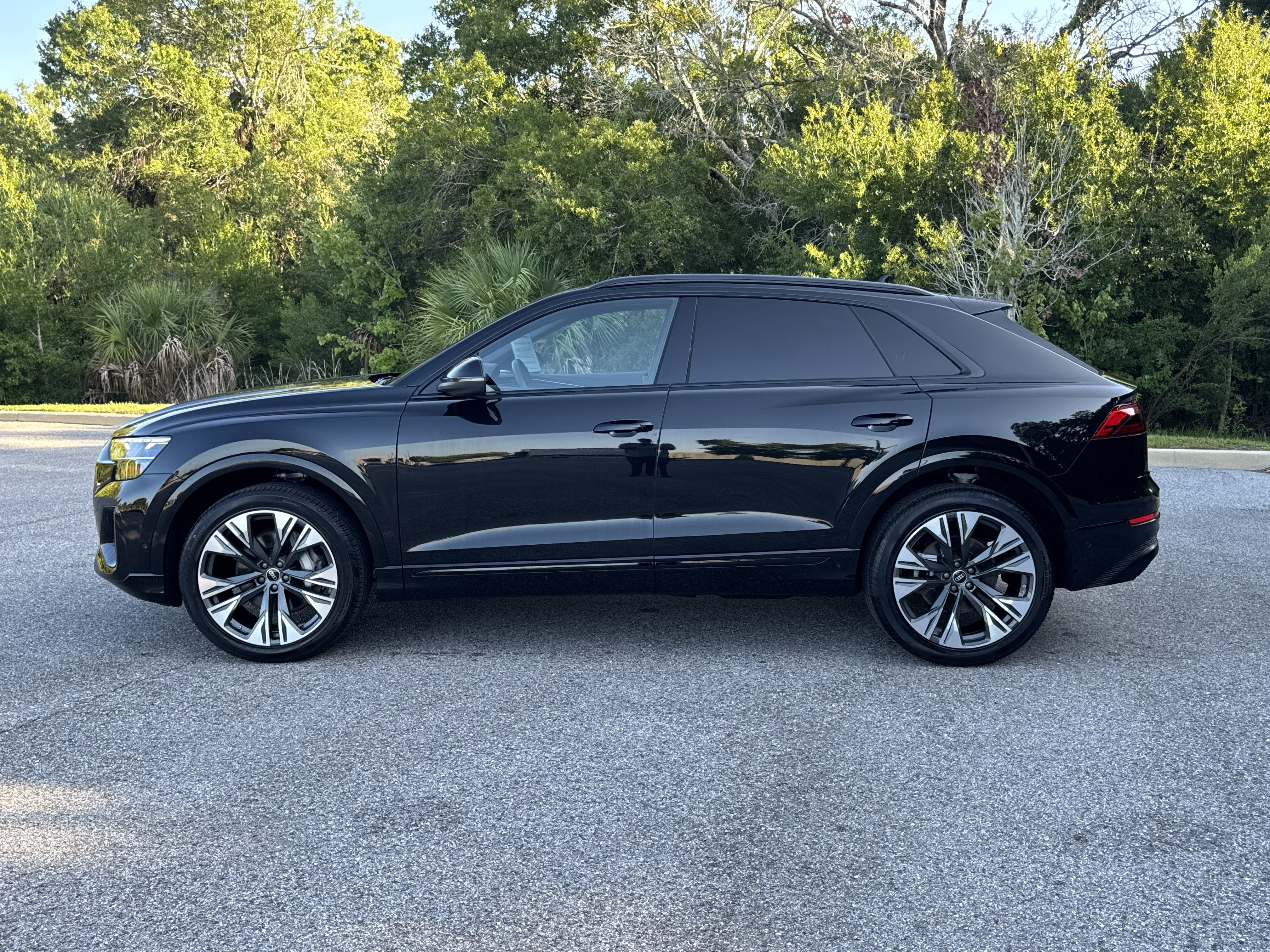 Certified 2025 Audi Q8 Premium AWD/4WD image 6