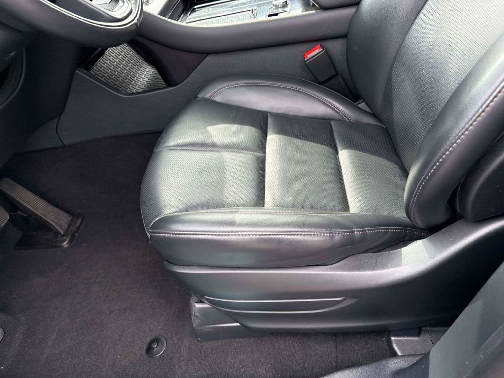 Used 2025 Lincoln Aviator AWD image 29