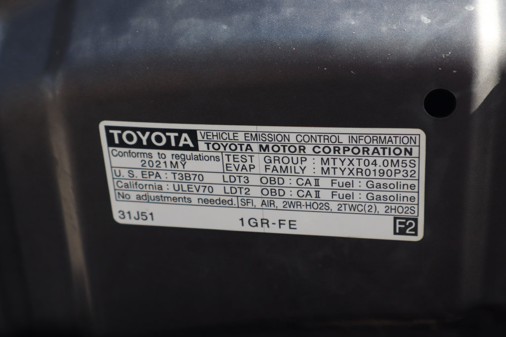 Used 2021 Toyota 4Runner SR5 AWD/4WD image 15