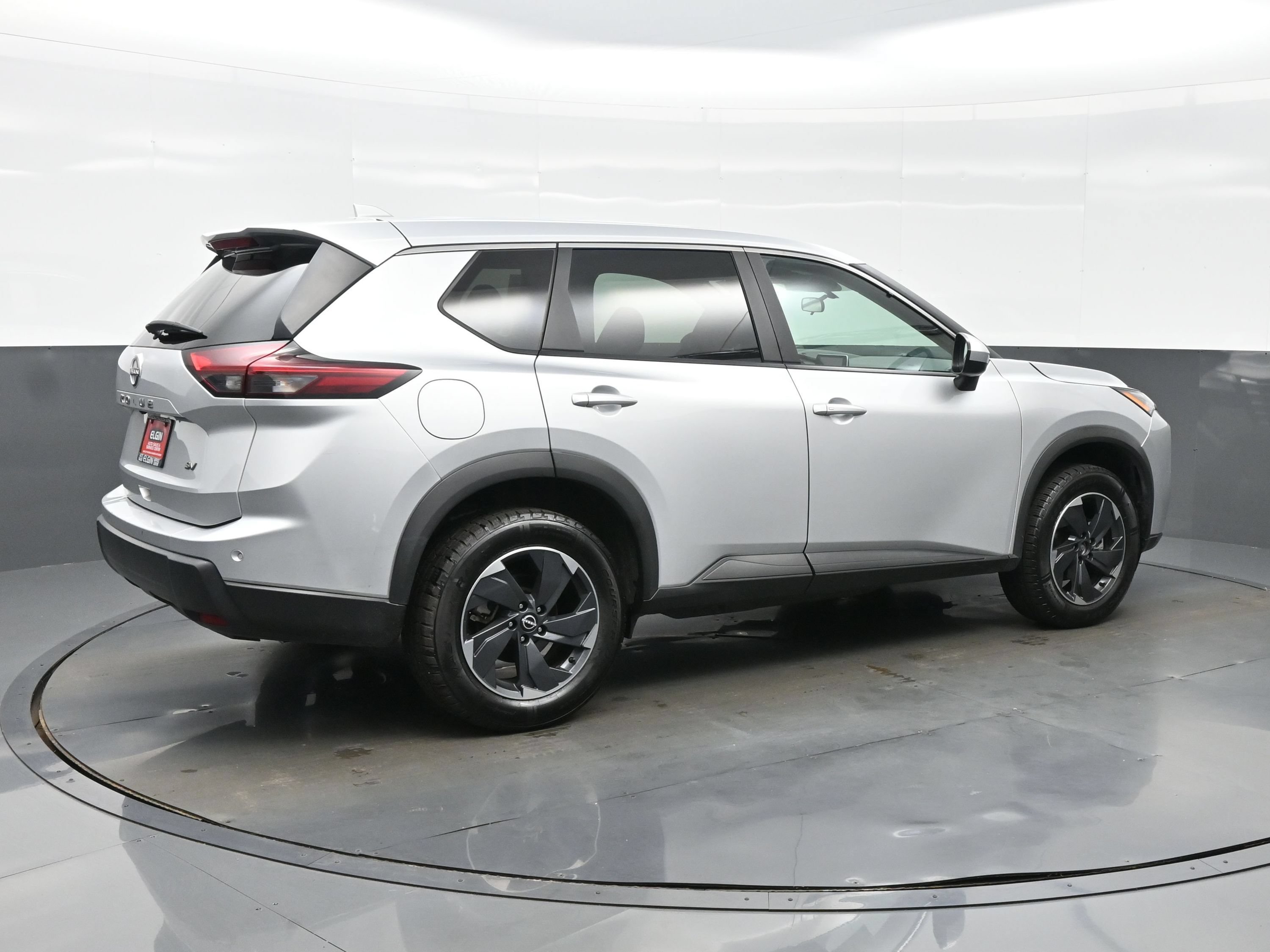 Used 2024 Nissan Rogue SV FWD image 6