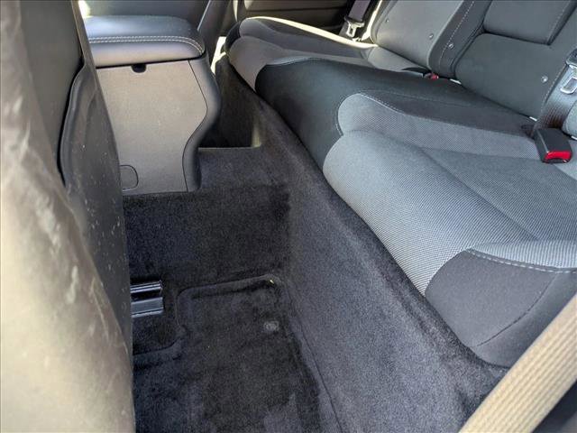 Used 2015 Dodge Challenger SXT image 13