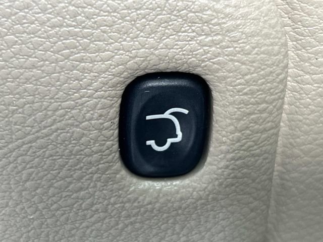 Used 2017 Jeep Grand Cherokee Limited image 14