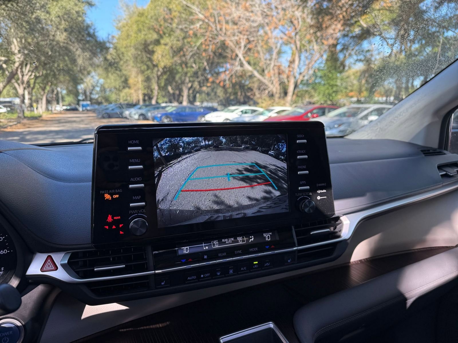 Used 2023 Toyota Sienna XLE image 17