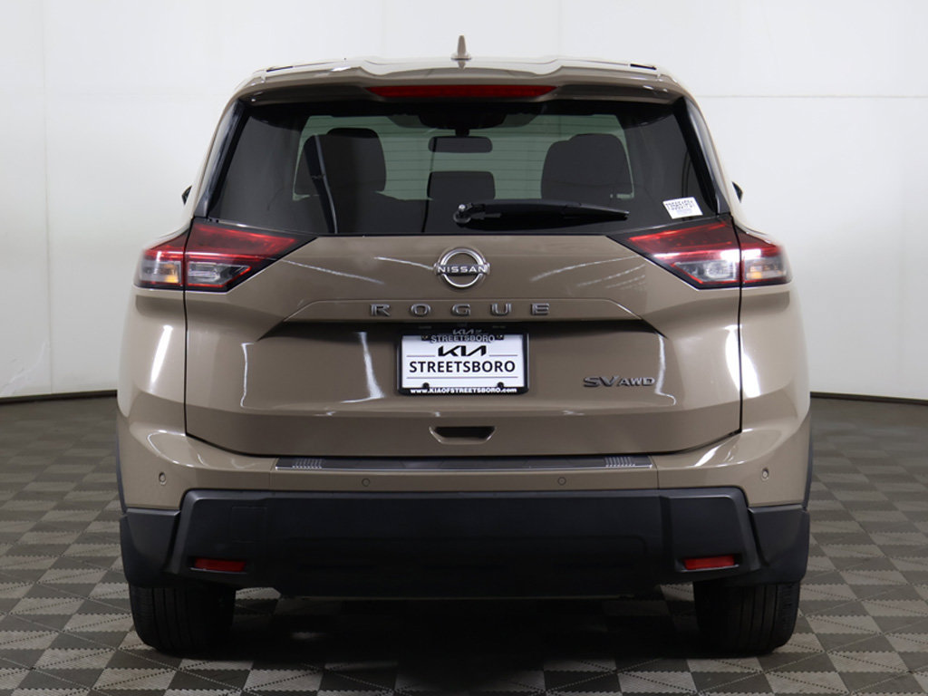 Used 2024 Nissan Rogue SV AWD/4WD image 10