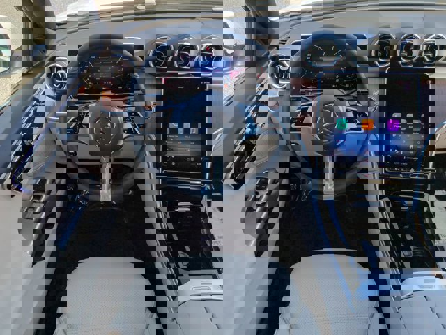 Used 2025 Mercedes-Benz C 300 Sedan image 15