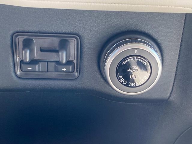 New 2026 Lincoln Navigator Reserve AWD/4WD image 25