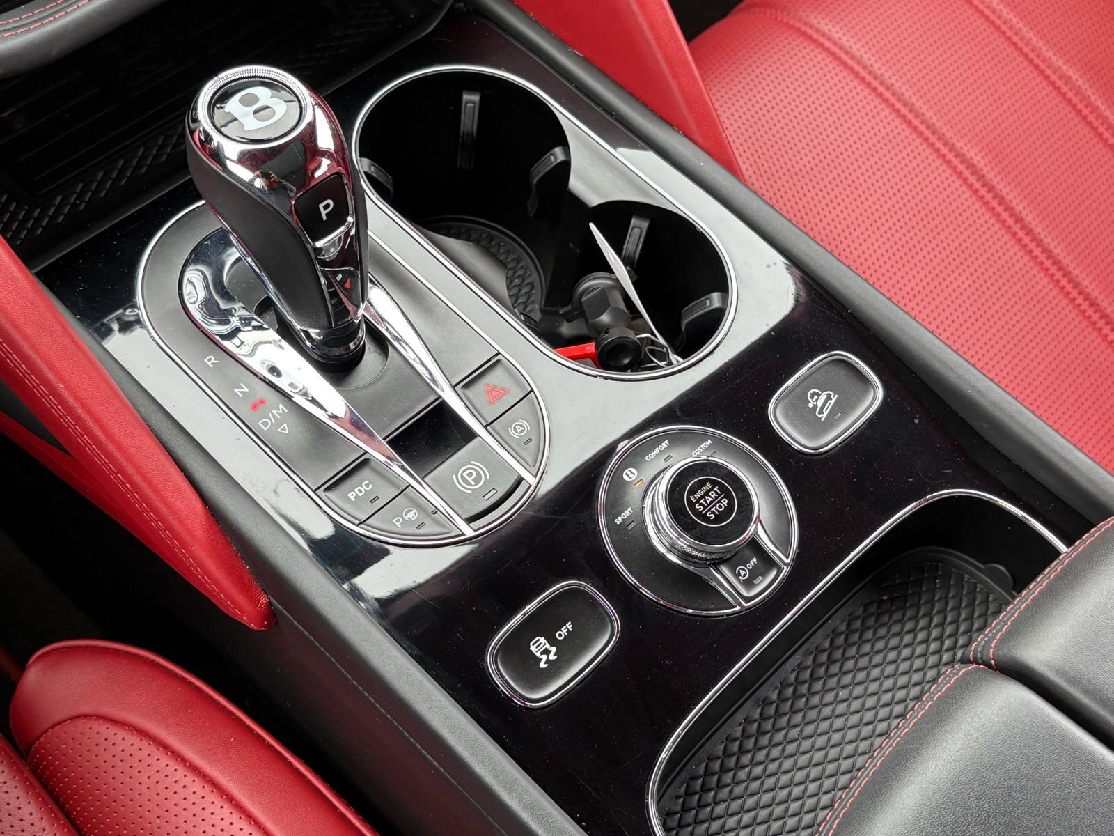 Used 2021 Bentley Bentayga AWD/4WD image 28