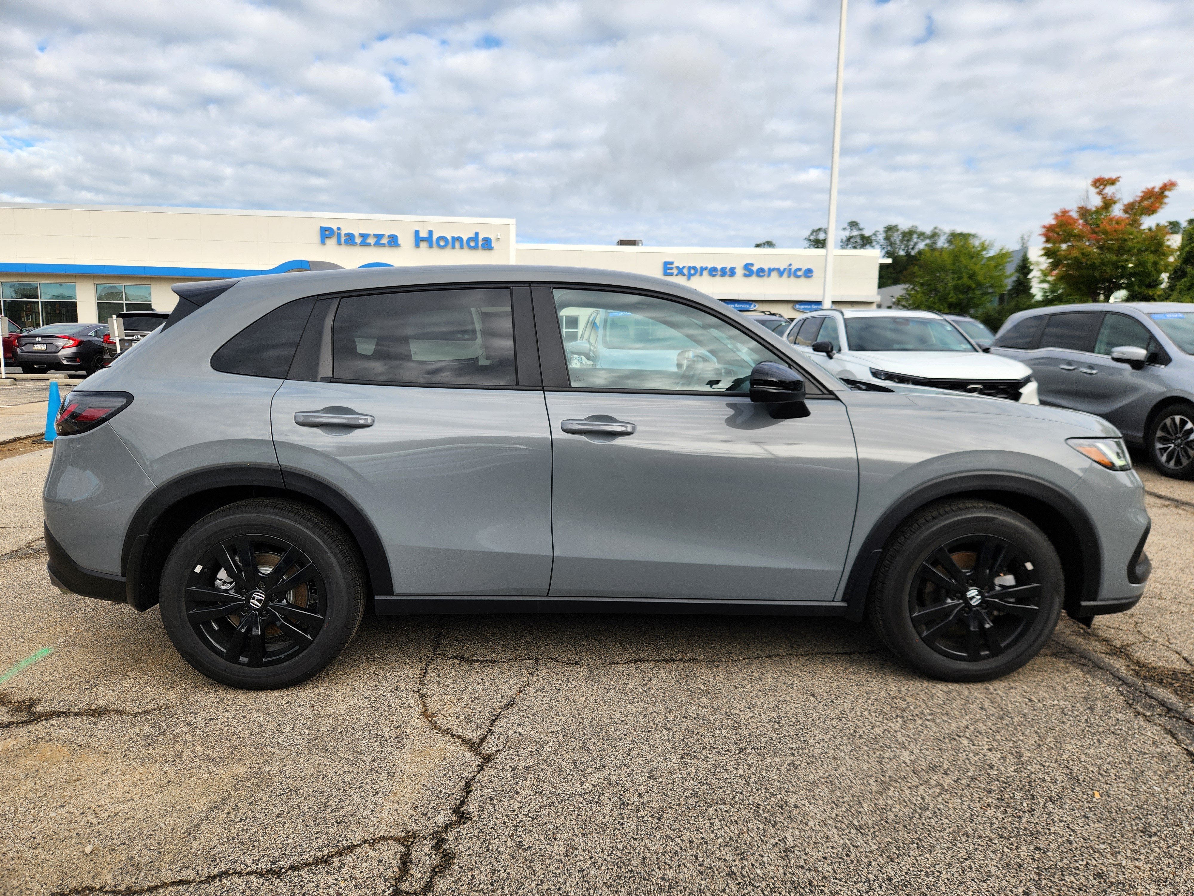 Used 2027 Honda HR-V Sport image 6