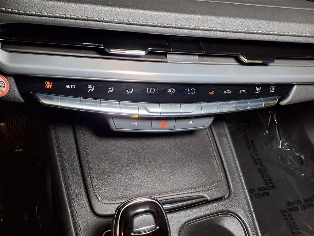 Used 2024 Cadillac XT4 Premium Luxury image 5