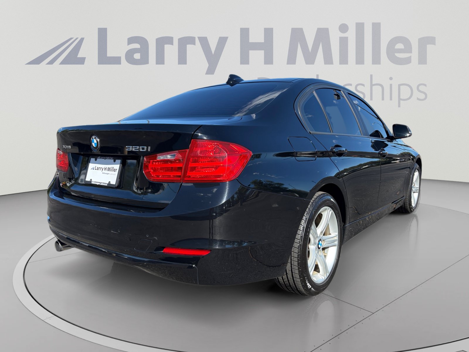 Used 2015 BMW 320i xDrive Sedan AWD/4WD image 5