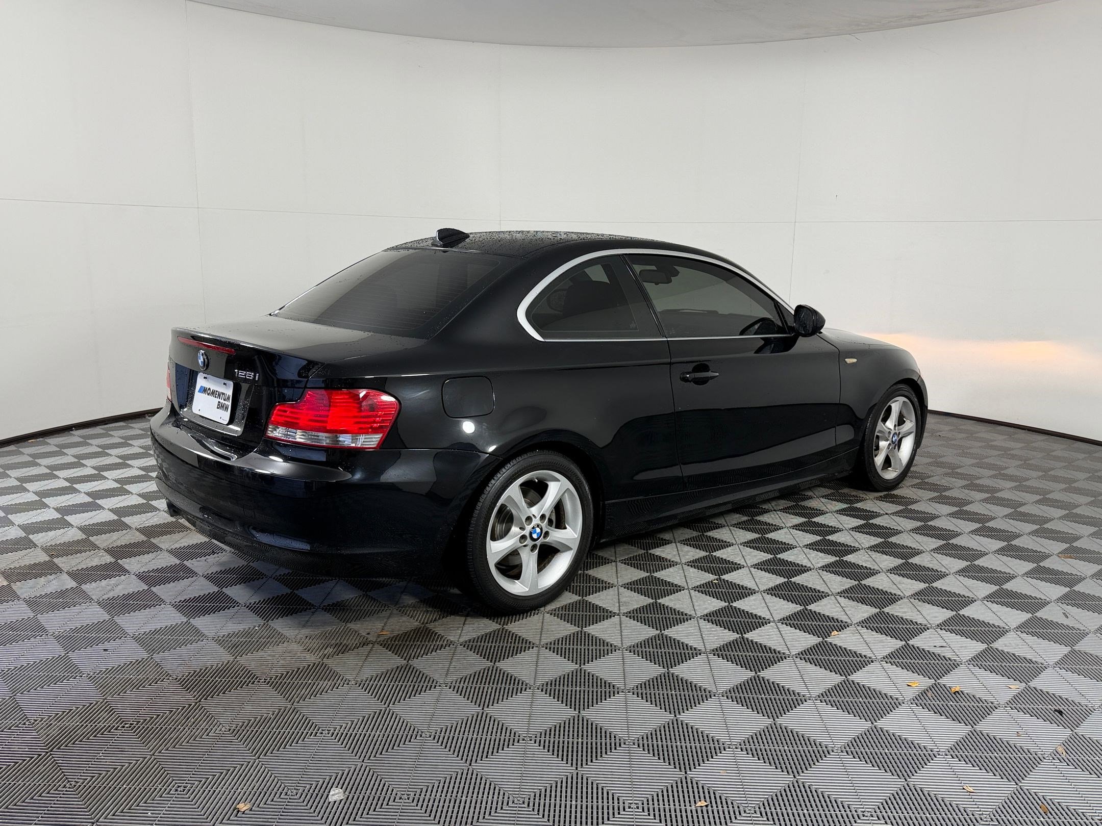 Used 2011 BMW 128i Coupe image 9