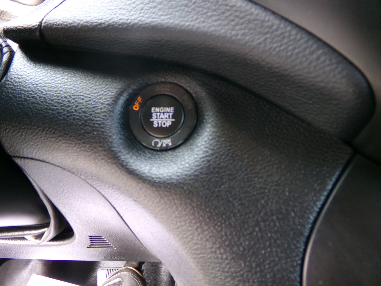 Used 2020 Jeep Cherokee Limited image 24