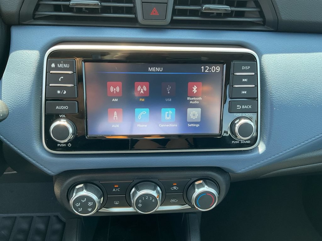 Used 2025 Nissan Versa SV FWD image 12