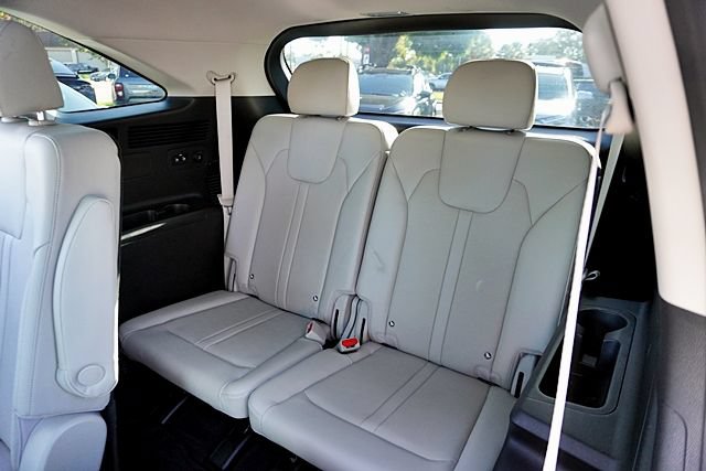 Used 2025 Kia Sorento EX w/ Panoramic Sunroof Package FWD image 21