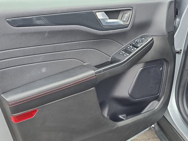 Certified 2024 Ford Escape ST-Line w/ Tech Pack #1 AWD/4WD image 11