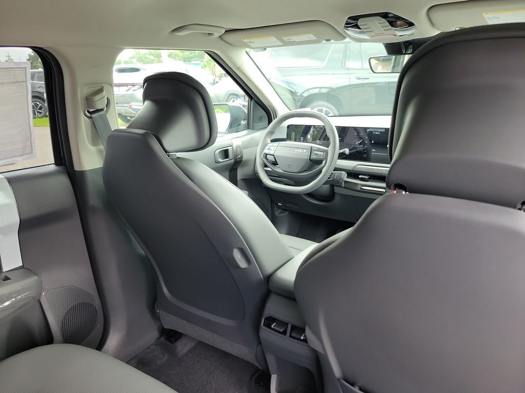New 2027 Kia EV3 Wind FWD image 13