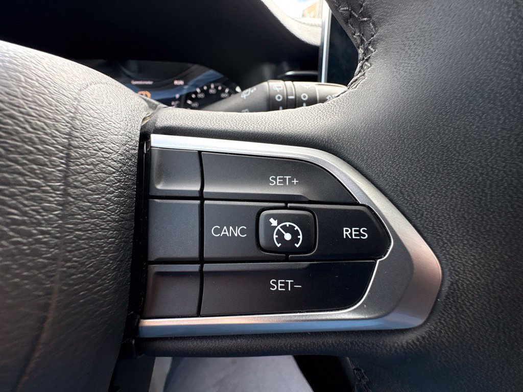 Used 2023 Jeep Compass Latitude w/ Sun and Sound Group AWD/4WD image 25