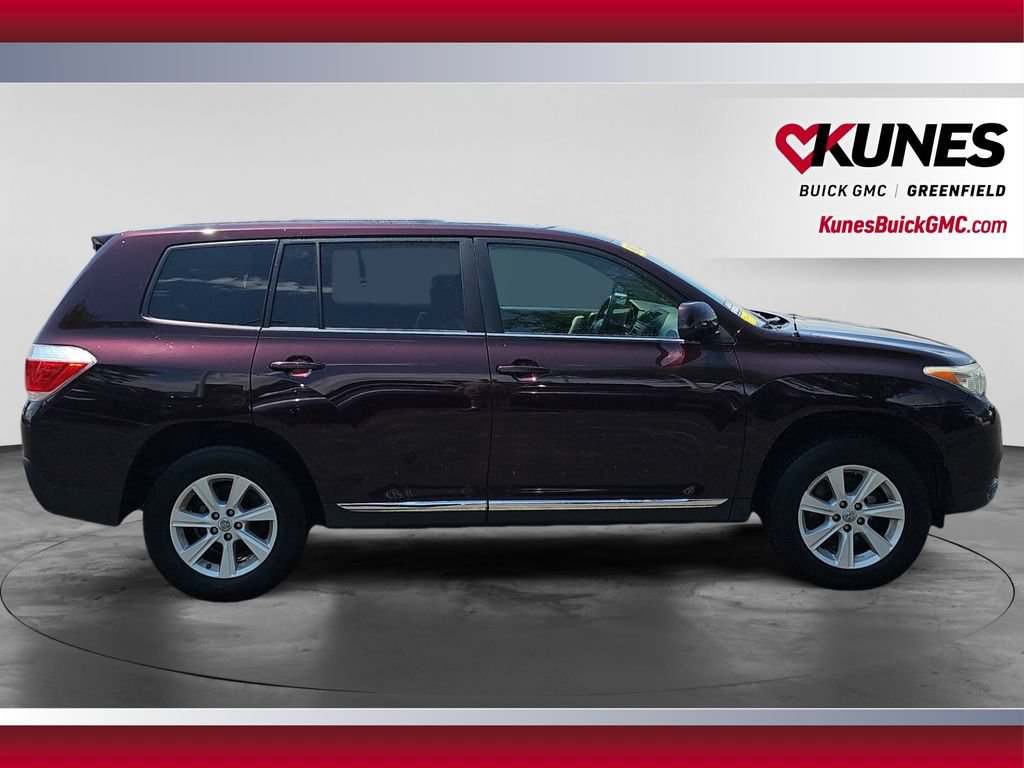 Used 2012 Toyota Highlander 4WD w/ Tow Pkg image 12