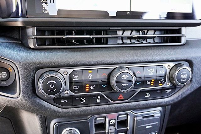 New 2025 Jeep Gladiator Sport S image 35