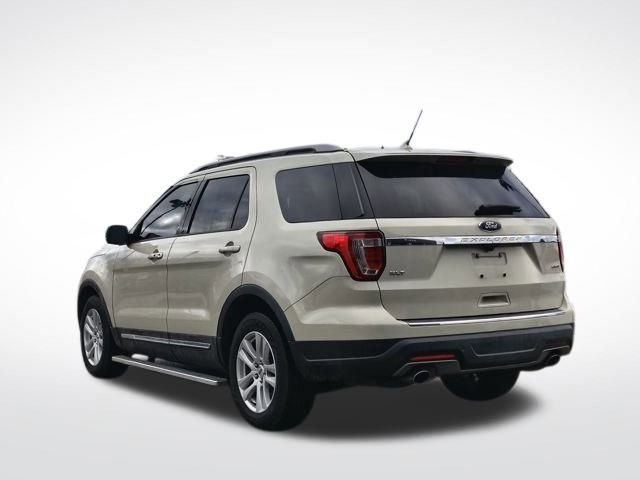 Used 2018 Ford Explorer XLT w/ Equipment Group 202A image 14