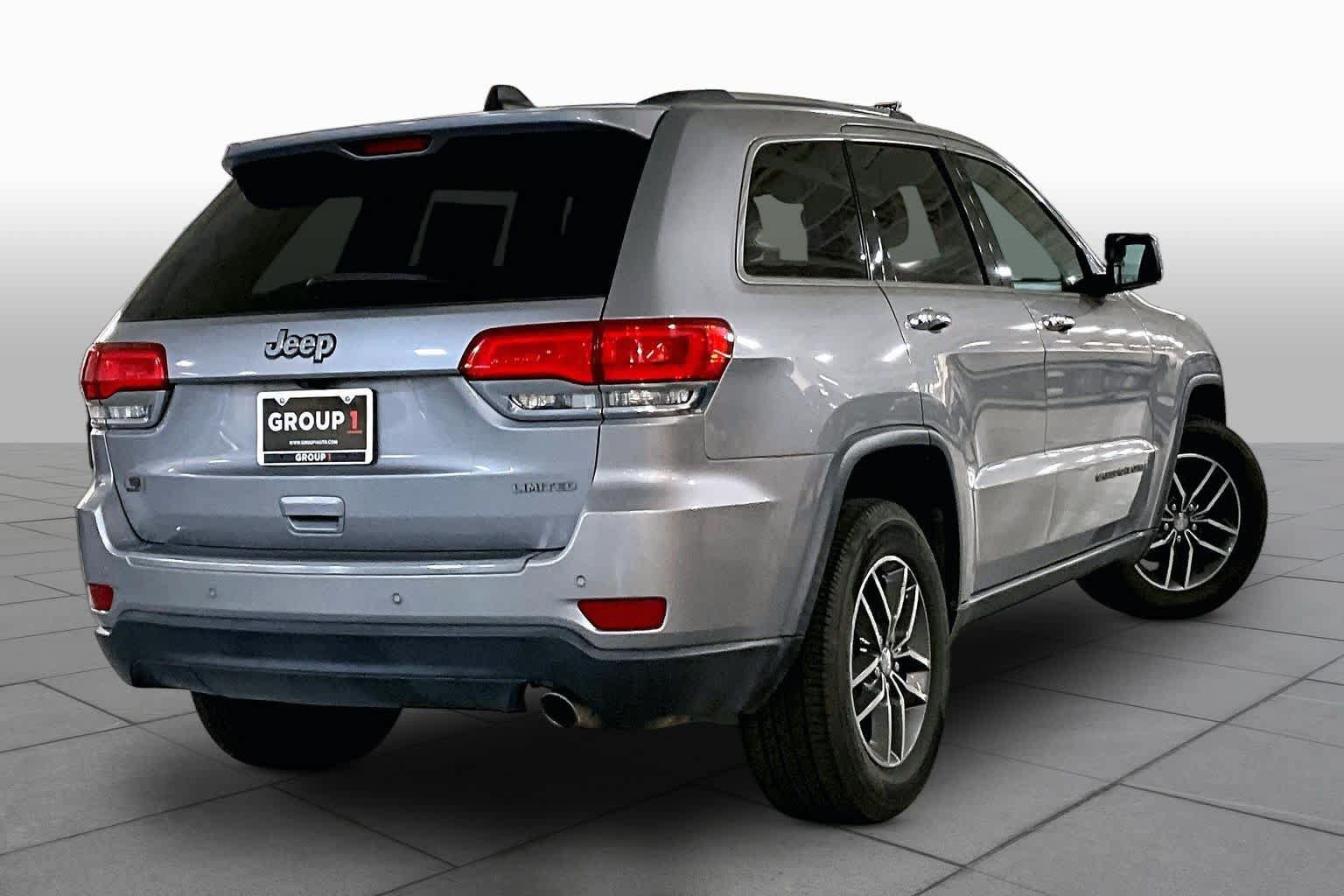 Used 2017 Jeep Grand Cherokee Limited RWD image 13